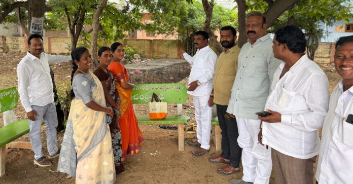 కోతుల నిర్మూలనకు శ్రీకారం చుట్టిన మున్సిపల్ పాలకవర్గం