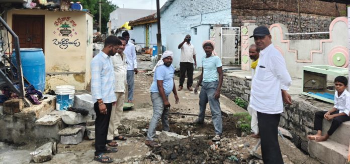 Sarpanch inspects works in the 6th ward.