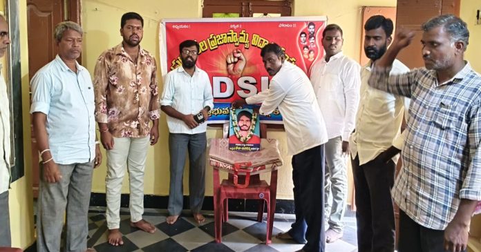 విద్యార్థుల హక్కుల సాధనకై పనిచేసిన కోలా శంకర్