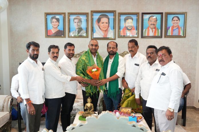 గడ్డం చంద్రశేఖర్ రెడ్డిని సన్మానించిన ఎల్ ఎచ్ పి ఏస్ నాయకులు..