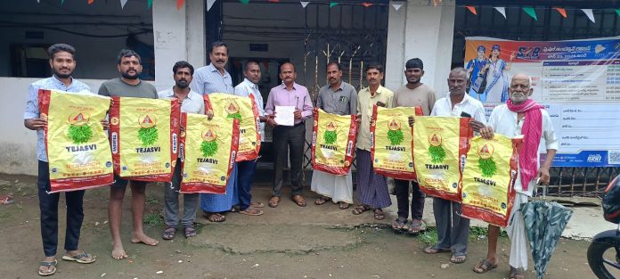 నష్టపరిహారం అందించాలి…