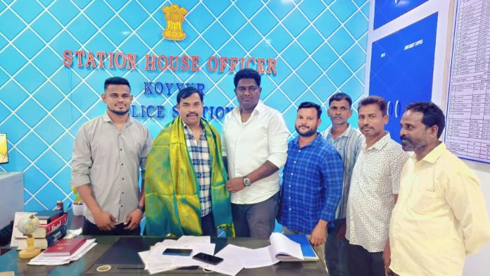 కొయ్యుర్ ఎస్ఐ మహేందర్ కుమార్ కు సర్పంచ్ క్రాoతి రణదేవ్ సత్కారం..!