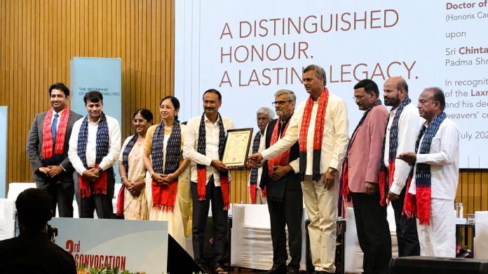 పద్మశ్రీ చింతకింది మల్లేశంకు అనురాగ్ యూనివర్సిటీ గౌరవ డాక్టరేట్ ప్రదానం