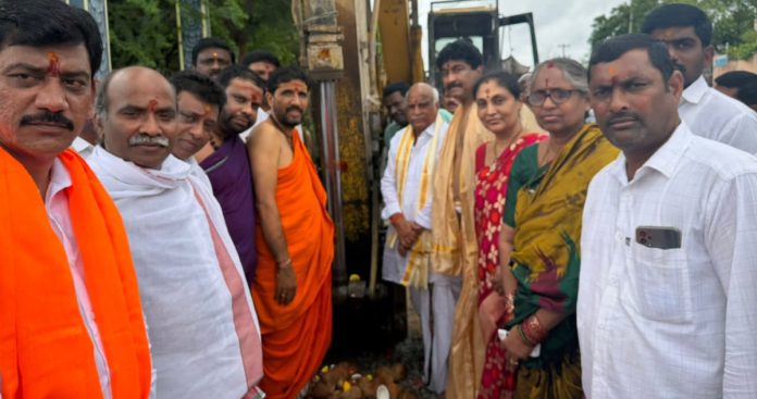 బాలాలయంలో ఉత్సవ మూర్తుల ప్రతిష్టాపన