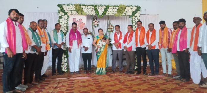 నామకరణోత్సవంలో పాల్గొన్న మాజీ ఎమ్మెల్యే