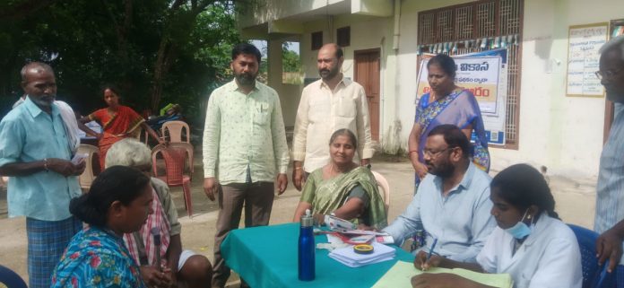 ఉచిత వైద్య శిబిరానికి విశేష స్పందన