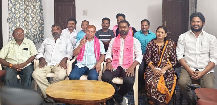 ఆలేరు అభివృద్ధిని కాంగ్రెస్ పాలకవర్గం అడ్డుకుంటోంది