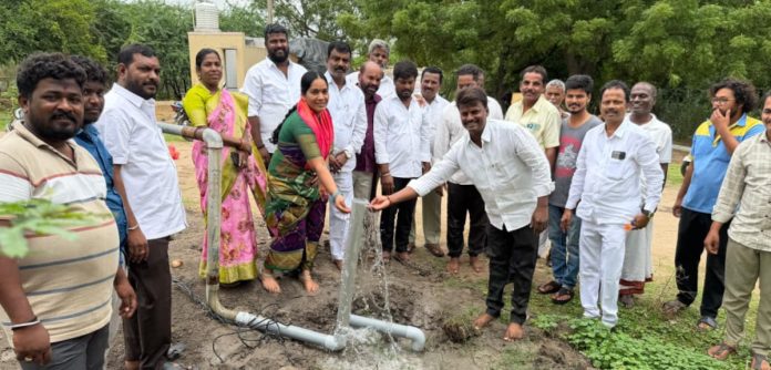 ఆరోవార్డులో బోరు మోటర్ ప్రారంభం