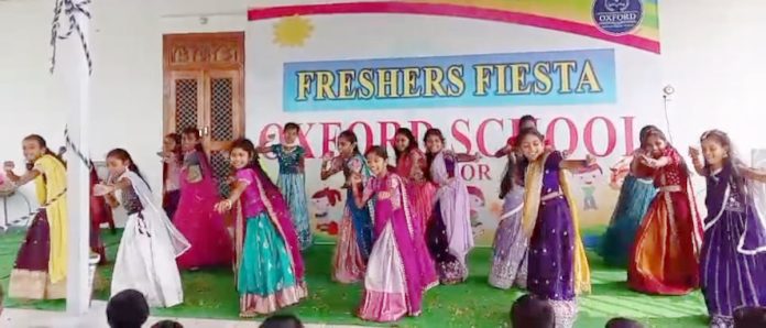 ఆక్స్ఫర్డ్ స్కూల్లో ఘనంగా ఫ్రెషర్స్ డే