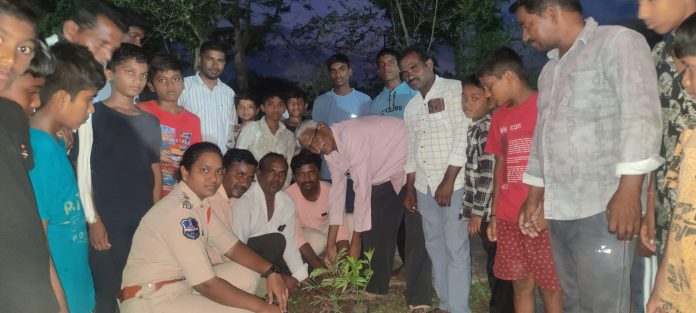 విద్యార్థులు చదువులో రాణించాలి
