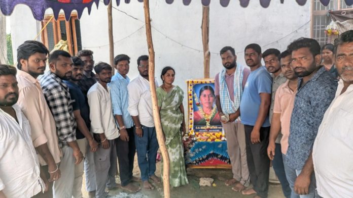 తోటి స్నేహితునికి ప్రేండ్స్ చేయూత