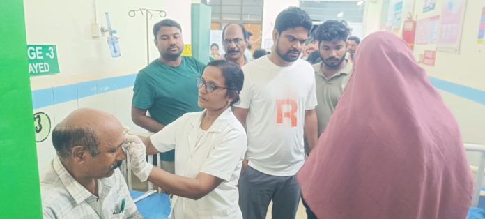 అశ్వారావుపేటలో పిచ్చికుక్క బీభత్సం
