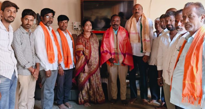 చిన్న ఎక్లారా సర్పంచ్ మాధవరావుకు ప్రత్యేక సన్మానం