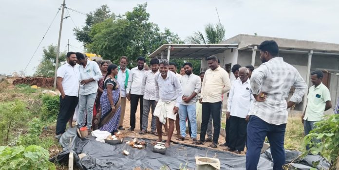 కొయ్యుర్ లో సీసీరోడ్డు నిర్మాణ పనులు ప్రారంభం