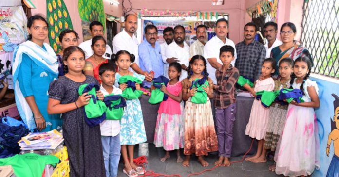 ప్రభుత్వ బడుల్లో విద్యార్థులకు మెరుగైన మౌలిక వసతులు