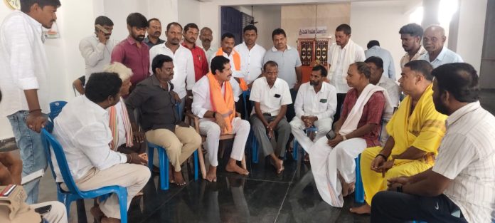 ఆలయాభివృద్ధికి కృషి చేస్తా