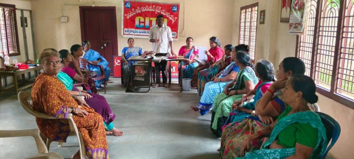 మధ్యాహ్న భోజన కార్మికుల సమస్యలు పరిష్కరించాలి