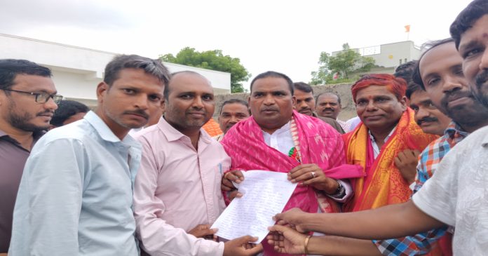 క్రిప్టో స్కీమ్లో రూ.10 కోట్లు కోల్పోయిన బాధితులను ఆదుకోవాలి