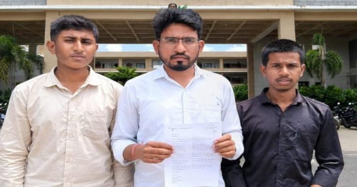 జిల్లా కేంద్రంలోనే అధునాతన సాంకేతిక కేంద్రం ఏర్పాటు చేయాలి