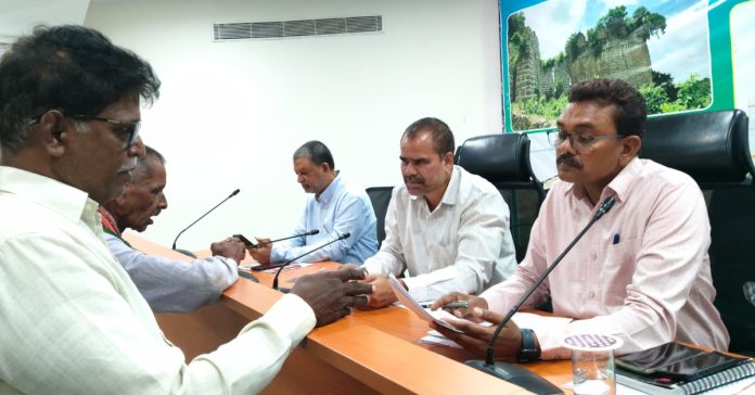 ప్రజావాణికి 121 దరఖాస్తులు