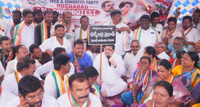 విద్యార్థులపై లాఠీచార్జి హింసపై వెంటనే విచారణ జరిపించాలి: మంత్రి పొన్నం