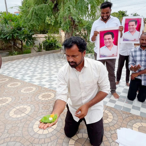 అరిచేతిలో హారతితో కేటీఆర్కు జన్మదిన శుభాకాంక్షలు