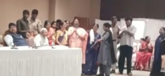 ఎన్నికల మేనిఫెస్టో హామీలను కాంగ్రెస్ ప్రభుత్వం అమలుచేయాలి