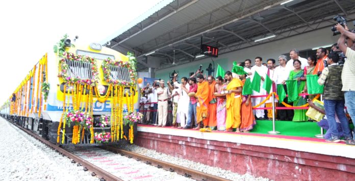 కొమురవెల్లిలో రైల్వే హాల్ట్ స్టేషన్