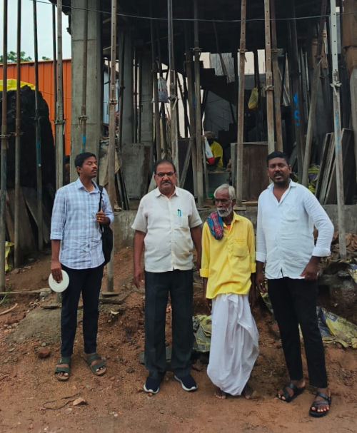 ఇందిరమ్మ ఇండ్ల నిర్మాణాలను పరిశీలించిన ఎంపీడీఓ