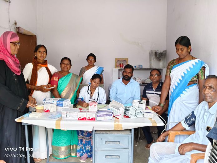వర్షాకాల వ్యాధుల నివారణకు కల్కినగర్లో ఉచిత వైద్య శిబిరం