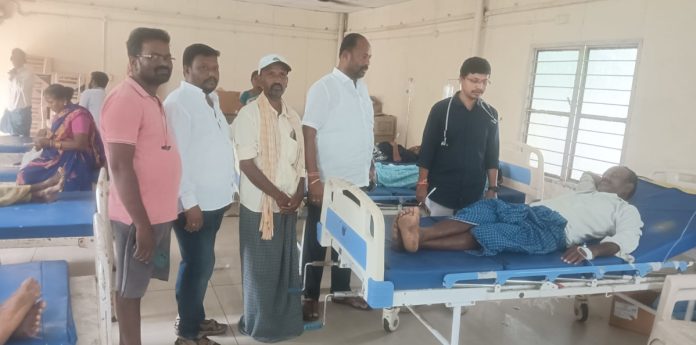 ఆరోగ్య కేంద్రాన్ని సందర్శించిన పిఏసిఎస్ చైర్మన్