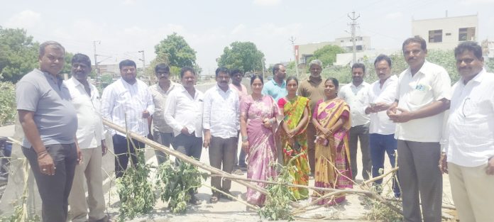 ఆలేరు రైల్వే అండర్పాస్తో ప్రజలకు ఊరట