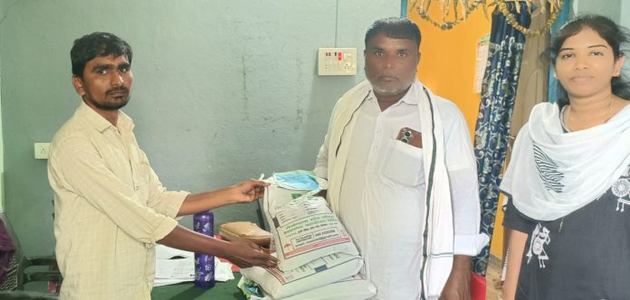 Minikit seeds distributed to farmers