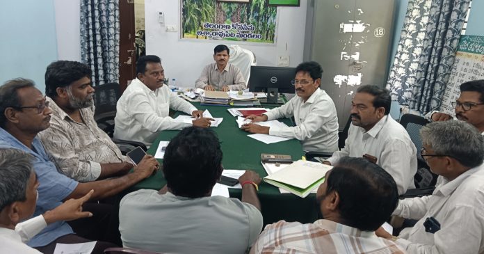 ఓటరు సమగ్ర సవరణకు రాజకీయ పార్టీలు సహకరించాలి: తహశీల్దార్