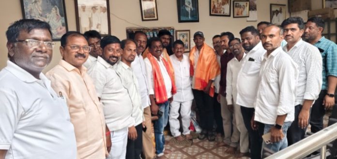 ఎస్ఐఆర్ సర్వే 100 శాతం పూర్తికి కృషి చేసిన సర్పంచులకు ఘన సన్మానం