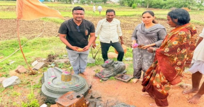 వర్షాల కోసం గ్రామదేవతలకు జలాభిషేకం