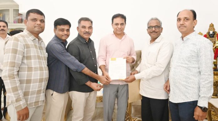 నవతెలంగాణ వార్షికోత్సవానికి రండి