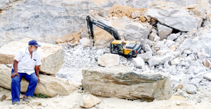 Fatal accident at a quarry in Karnataka