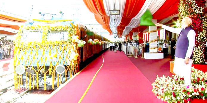 చమురు సంక్షోభం ఉన్నా అభివృద్ధి ఆగిపోలేదు