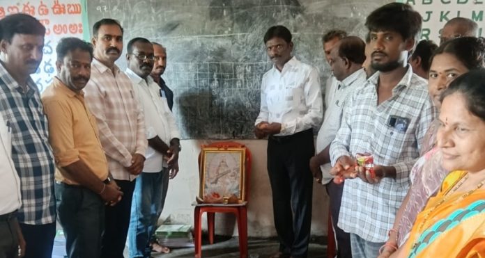 DEO inaugurates Velmalapalli school.