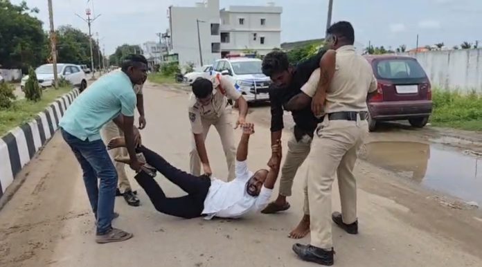 అంకాపూర్ లో తీవ్ర ఉద్రిక్తత..163 సెక్షన్ అమలు