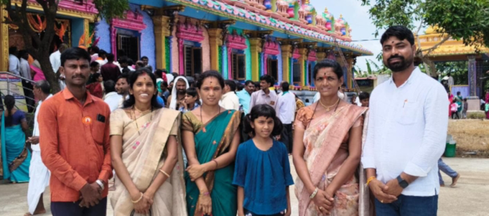Sarpanch Ashwini visited the Bairapur temple.