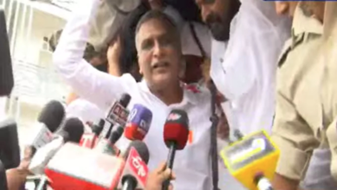 హరీశ్రావు అరెస్టు..తెలంగాణ భవన్ వద్ద ఉద్రిక్తత