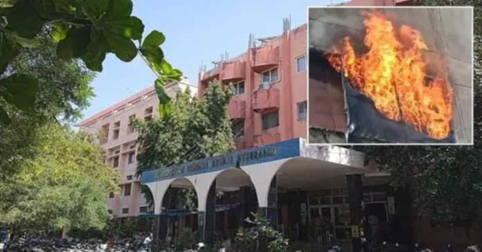 నాంపల్లి క్రిమినల్ కోర్టులో అగ్నిప్రమాదం..