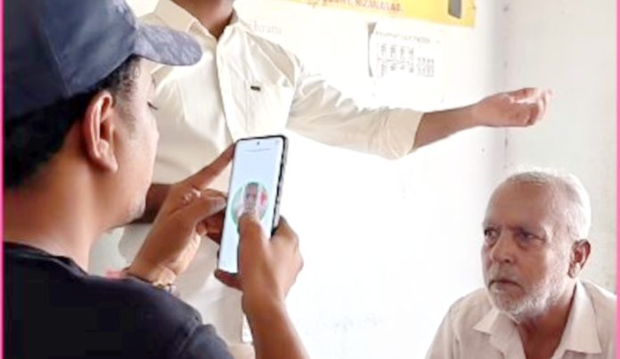 చేయూతలో అనర్హులు లక్ష