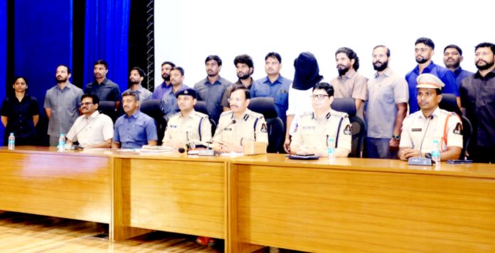 స్పీడ్ పోస్ట్ లో
గంజాయి సరఫరా