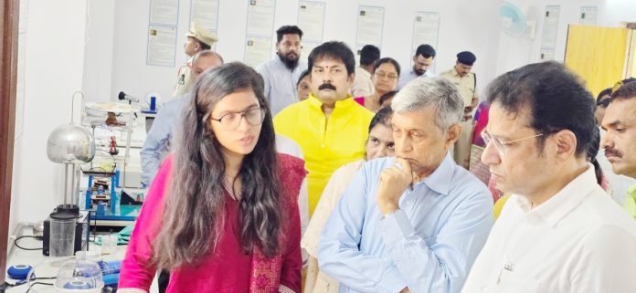 ప్రభుత్వ పాఠశాలల బలోపేతం