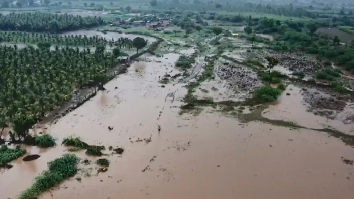 గుజరాత్ను ముంచెత్తిన వరద..