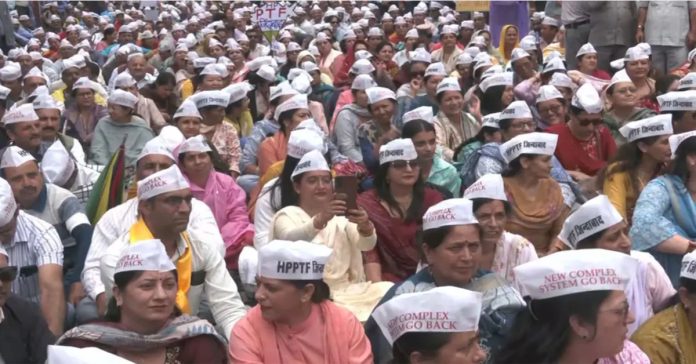 హిమాచల్ ప్రదేశ్లో ప్రాథమిక ఉపాధ్యాయుల నిరవధిక నిరాహారదీక్ష