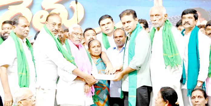 సీఎంకు తెలిసింది ఒట్లు.. తిట్లే..